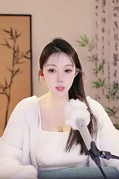Snapshot of Summer-Momo chatting on March 9, 2025, 6:28 am Summer-Momo online show from March 9, 2025, 6:28 am