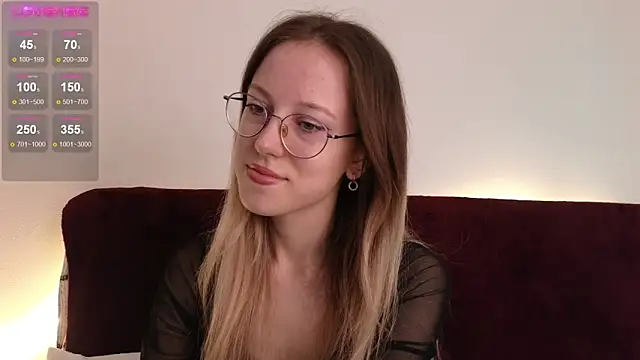 Snapshot of MaryBliss chatting on October 5, 2025, 12:23 am MaryBliss online show from October 5, 2025, 12:23 am