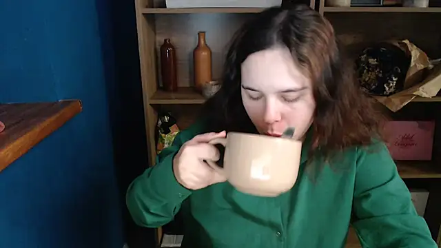 mini girly online show from October 20, 2025, 11:22 am