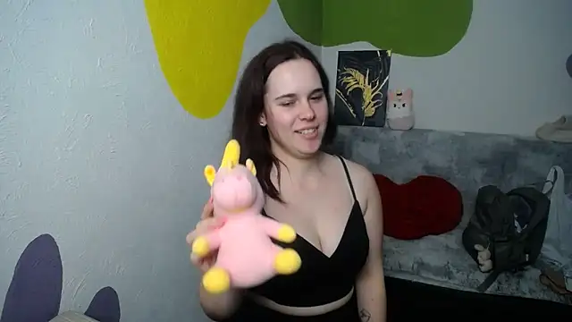 mini girly online show from January 28, 2025, 9:08 pm