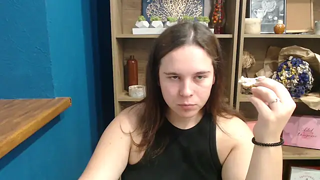 mini girly online show from September 29, 2025, 5:58 am