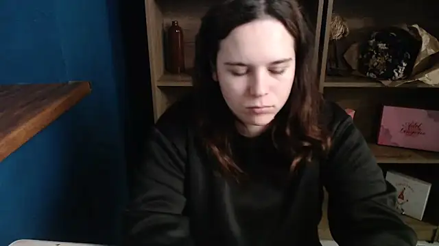 mini girly online show from October 9, 2025, 5:41 am