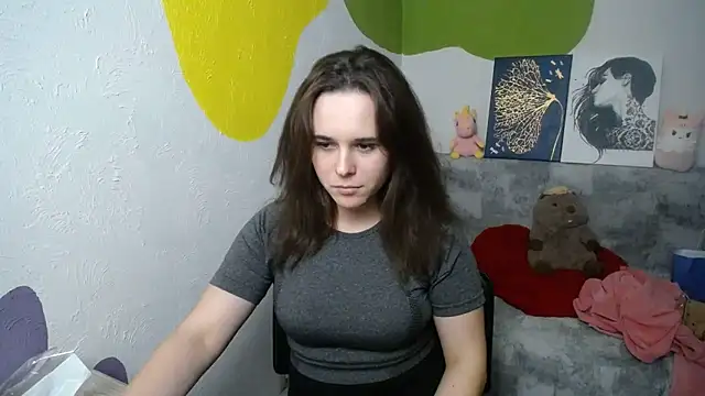 mini girly online show from January 9, 2025, 5:22 pm