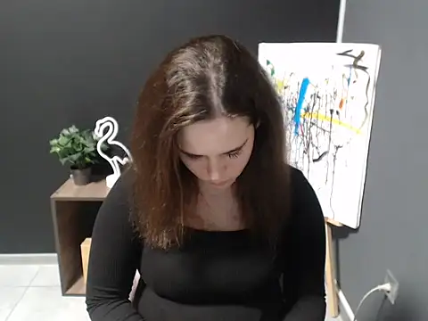 mini girly online show from January 14, 2025, 4:39 pm