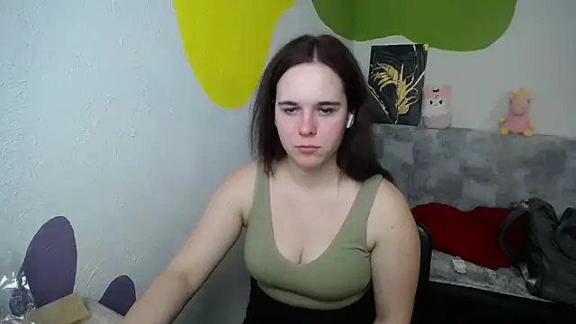mini girly online show from January 27, 2025, 5:37 pm