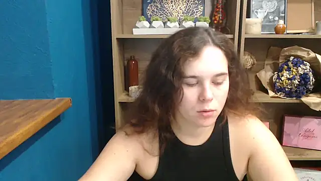 mini girly online show from September 28, 2025, 9:38 am