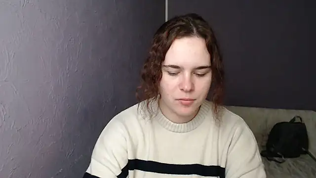 mini girly online show from February 26, 2025, 10:38 am