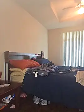 Snapshot of Naughtyhands242 chatting on December 2, 2025, 8:32 pm Naughtyhands242 online show from December 2, 2025, 8:32 pm