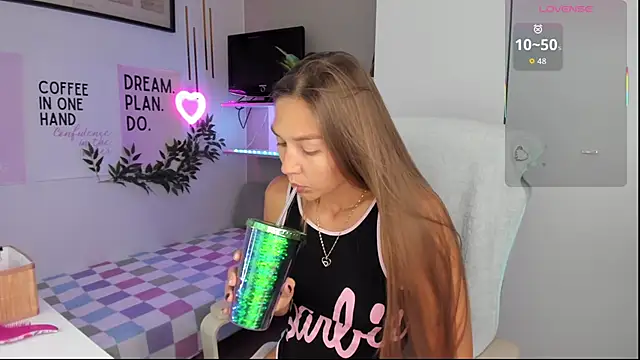 Snapshot of SofiaLolipop chatting on September 26, 2025, 6:42 am SofiaLolipop online show from September 26, 2025, 6:42 am