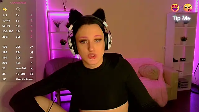 DianaRadrigo online show from January 22, 2025, 3:18 pm