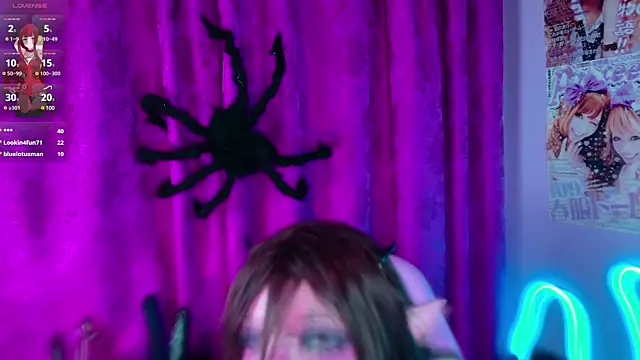 Snapshot of LaytonBox chatting on March 4, 2025, 10:35 am LaytonBox online show from March 4, 2025, 10:35 am