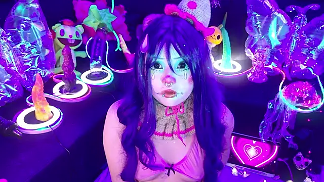 LaytonBox online show from February 1, 2026, 2:04 pm