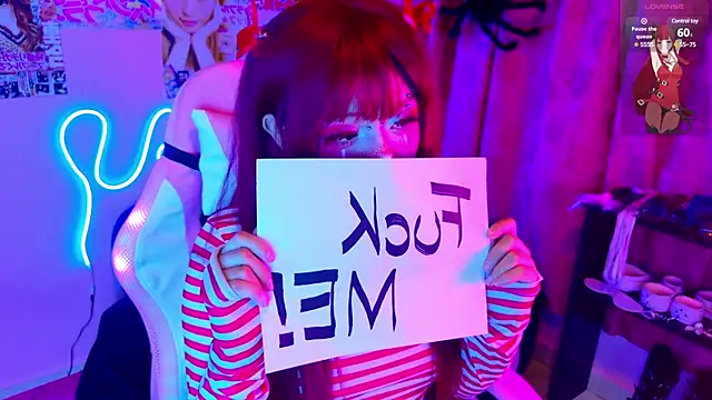 Snapshot of LaytonBox chatting on February 27, 2025, 9:14 pm LaytonBox online show from February 27, 2025, 9:14 pm