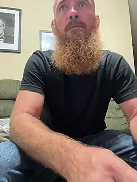 Snapshot of 32XRedBeard chatting on July 1, 2026, 10:10 pm 32XRedBeard online show from July 1, 2026, 10:10 pm