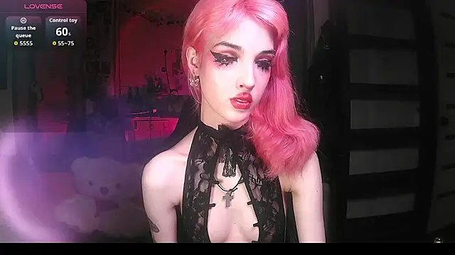 Snapshot of Ink__pleasure chatting on October 13, 2025, 9:27 pm Ink pleasure online show from October 13, 2025, 9:27 pm