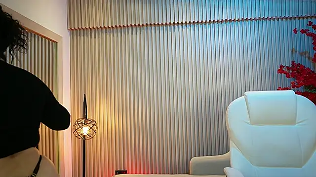 Emma Walkerr  online show from September 24, 2025, 7:09 pm