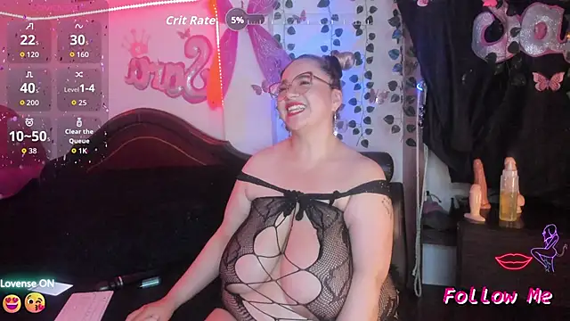 naughty curvy1  online show from November 22, 2025, 6:18 pm