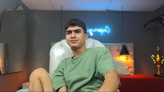 Tommy18   online show from February 25, 2025, 5:41 am
