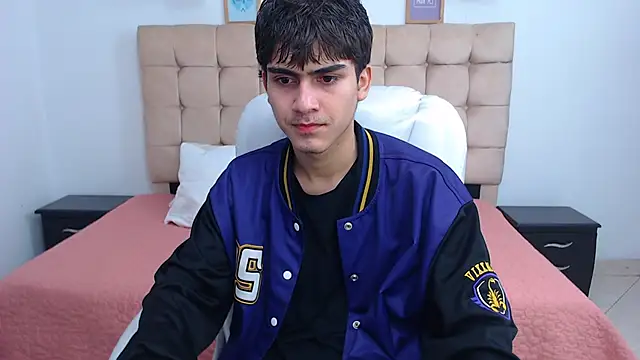 Tommy18   online show from February 6, 2025, 6:29 am