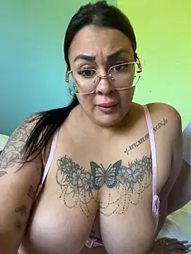 MelissathequeenOff online show from May 11, 2026, 4:04 pm