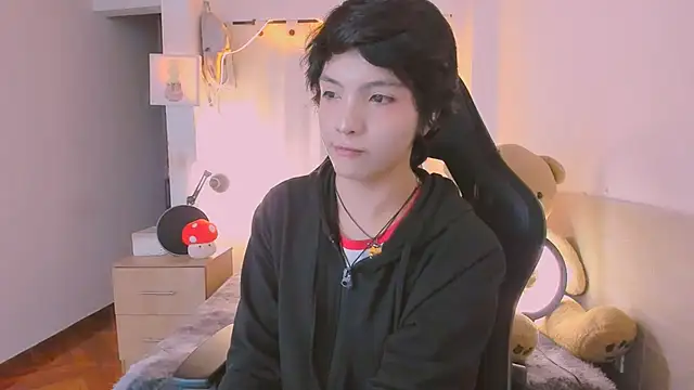 AllanYong18 online show from April 8, 2026, 4:14 am