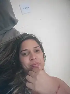 Sheilahotxh online show from September 9, 2025, 6:28 pm