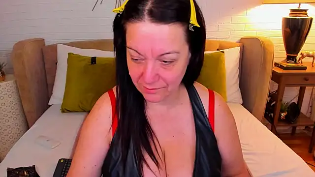 SarahGrays online show from October 2, 2025, 8:23 pm