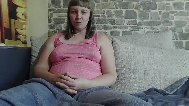 YviEngel87 online show from September 25, 2025, 12:22 pm