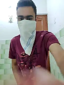 TOPMOON001 online show from March 3, 2025, 7:49 pm