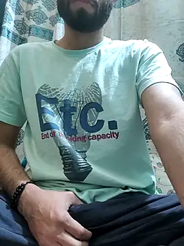 TOPMOON001 online show from February 27, 2025, 7:04 pm