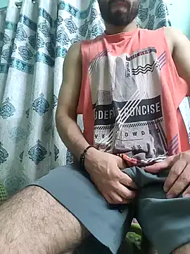 TOPMOON001 online show from September 20, 2025, 8:58 pm