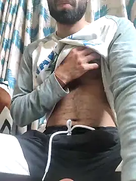 Snapshot of TOPMOON001 chatting on February 17, 2026, 7:44 pm TOPMOON001 online show from February 17, 2026, 7:44 pm