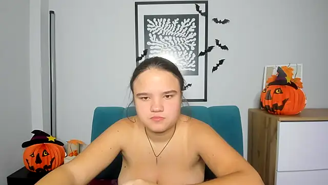 Snapshot of AdeleCruz chatting on October 29, 2025, 8:02 am AdeleCruz online show from October 29, 2025, 8:02 am