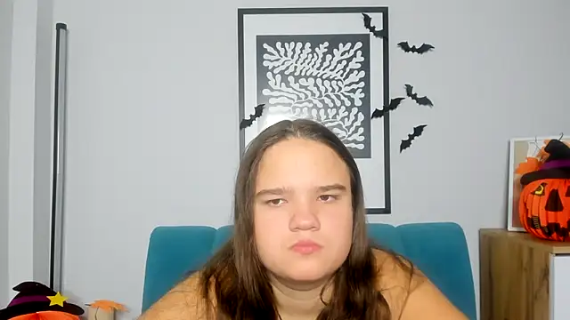 Snapshot of AdeleCruz chatting on October 28, 2025, 8:02 am AdeleCruz online show from October 28, 2025, 8:02 am