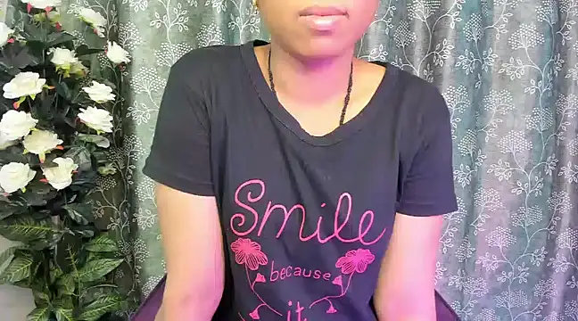 Snapshot of Yours_Pri chatting on March 18, 2025, 2:17 pm Yours Pri online show from March 18, 2025, 2:17 pm