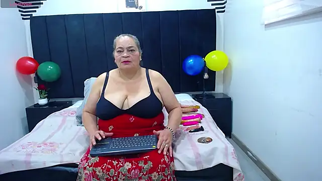 Snapshot of VickyBoobss chatting on October 18, 2025, 1:02 pm VickyBoobss online show from October 18, 2025, 1:02 pm