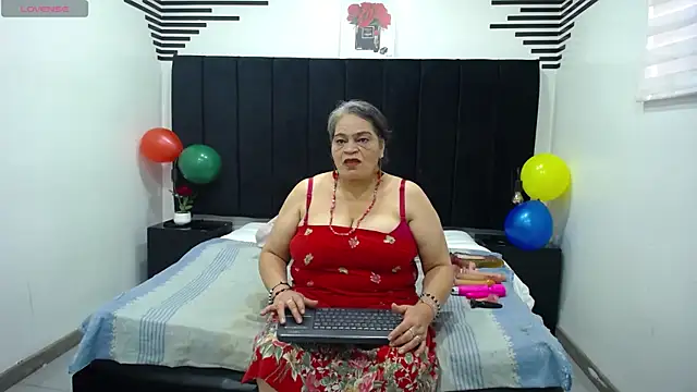 Snapshot of VickyBoobss chatting on October 15, 2025, 12:46 pm VickyBoobss online show from October 15, 2025, 12:46 pm