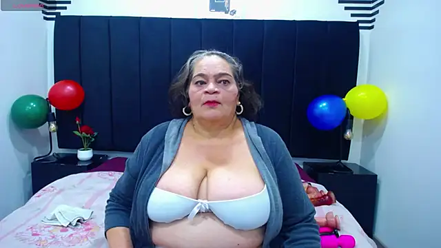 Snapshot of VickyBoobss chatting on October 23, 2025, 8:07 pm VickyBoobss online show from October 23, 2025, 8:07 pm