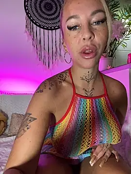 CheekyChels online show from September 23, 2025, 9:38 am