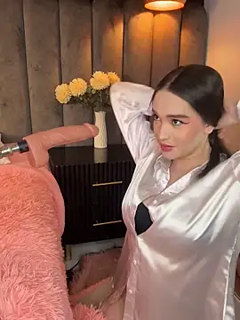 chelsea bolton  online show from October 2, 2025, 2:42 pm