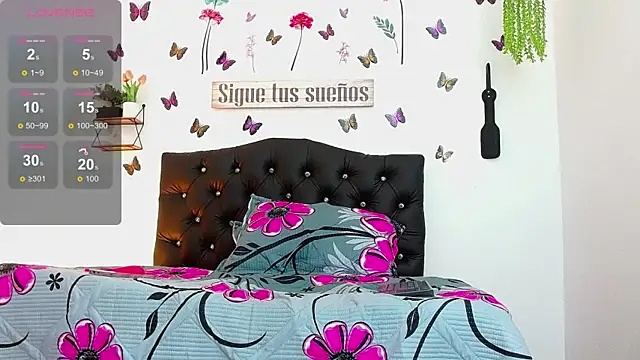 Snapshot of Candy_Mendez chatting on October 3, 2025, 12:17 pm Candy Mendez online show from October 3, 2025, 12:17 pm