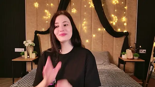 EmmaLawrens online show from February 20, 2026, 8:55 pm