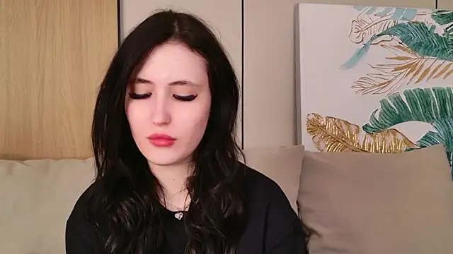 EmmaLawrens online show from March 1, 2026, 10:37 am