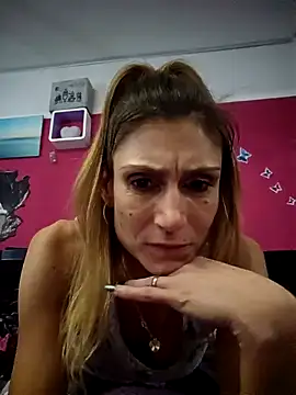 Snapshot of Dessousgirl8787 chatting on January 8, 2025, 8:39 pm Dessousgirl8787 online show from January 8, 2025, 8:39 pm