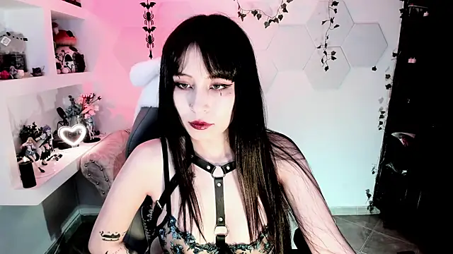 Effy Devalk online show from March 3, 2025, 5:52 pm