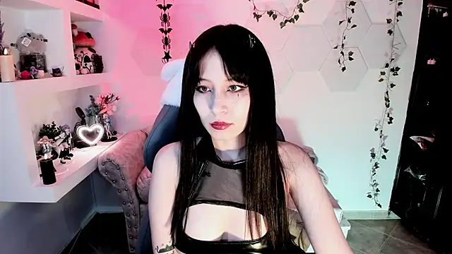 Effy Devalk online show from March 4, 2025, 2:21 pm