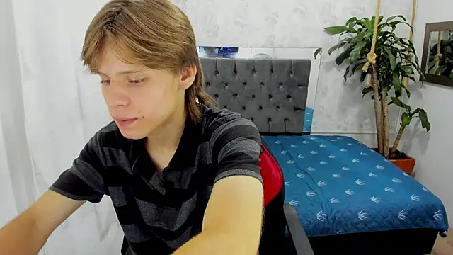 blondie lover69 online show from September 26, 2025, 8:38 pm