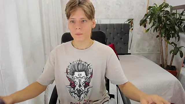 blondie lover69 online show from October 6, 2025, 8:20 pm