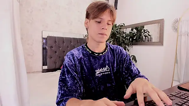 blondie lover69 online show from October 20, 2025, 9:48 pm