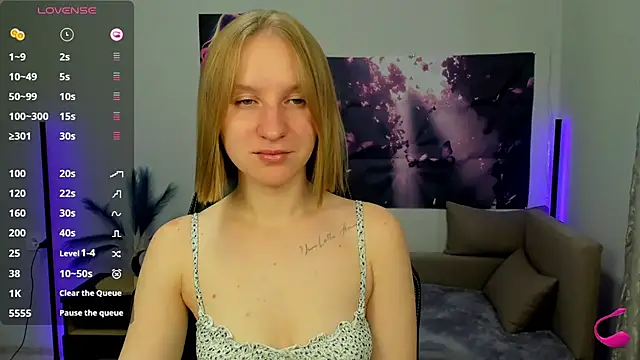 Snapshot of BeautyBlondy chatting on October 22, 2025, 12:15 pm BeautyBlondy online show from October 22, 2025, 12:15 pm